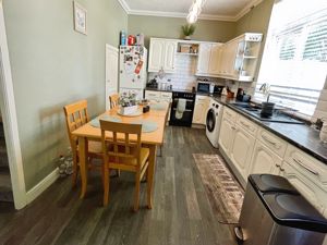 Kitchen- click for photo gallery